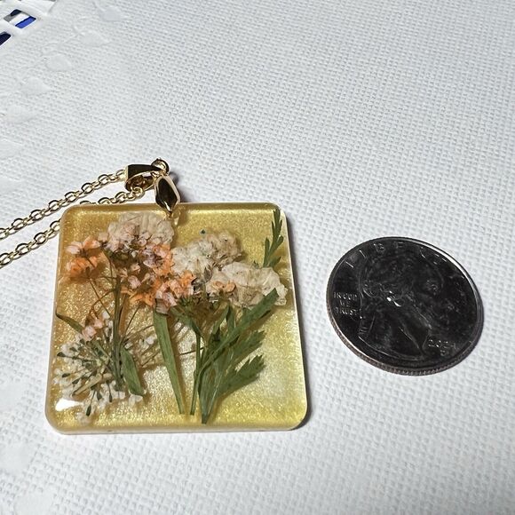 Dried Flower Square Pendant Necklace Orange White Flower 20" Chain Artisan Made - Picture 4 of 6